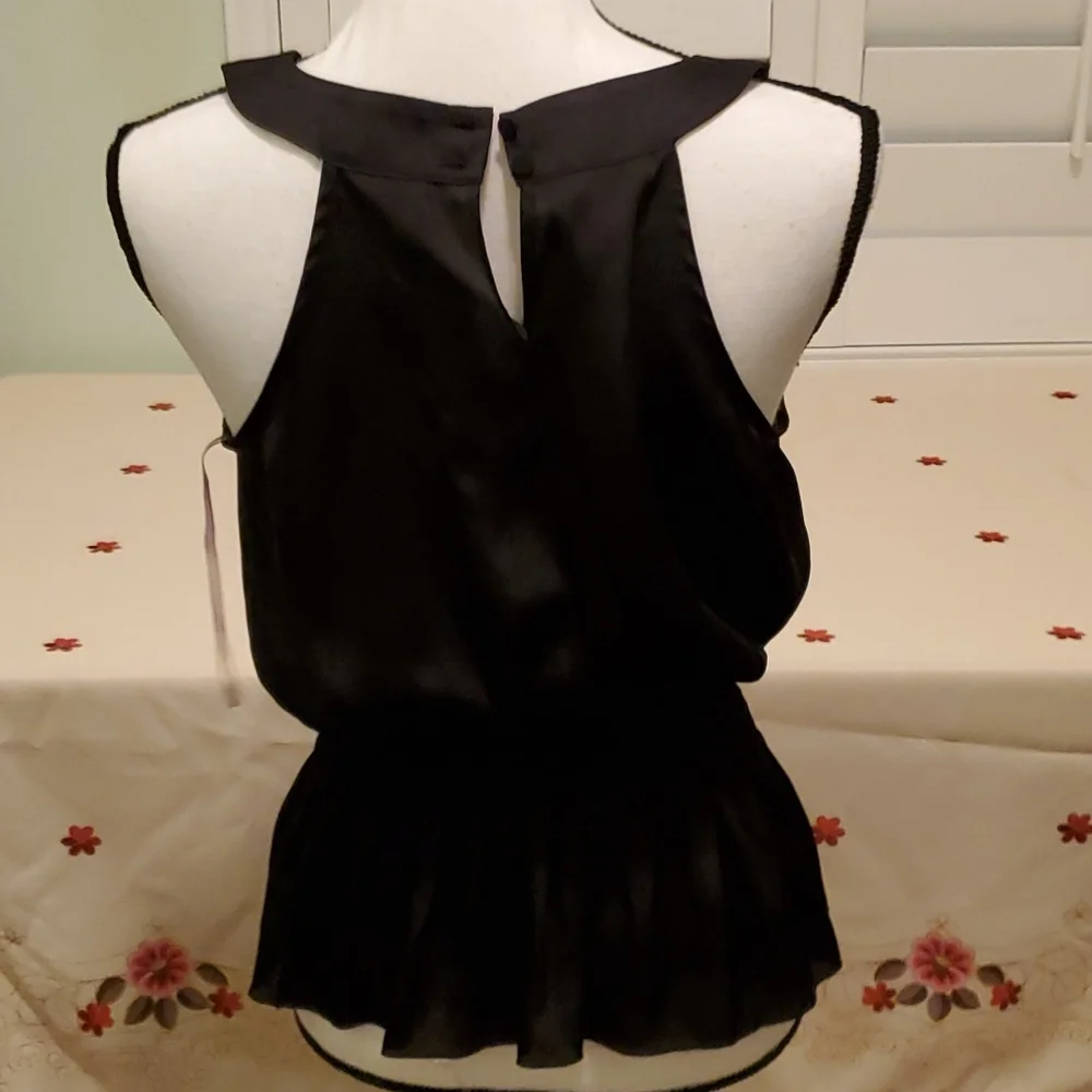 Top - Picture 2 of 2